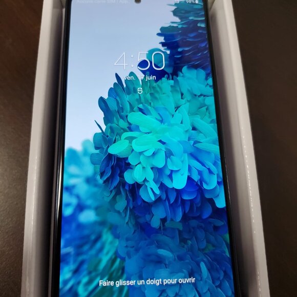 Original Samsung Galaxy S20FE  128GB Unlocked.Tested 100%.Like New! - Picture 1 of 7